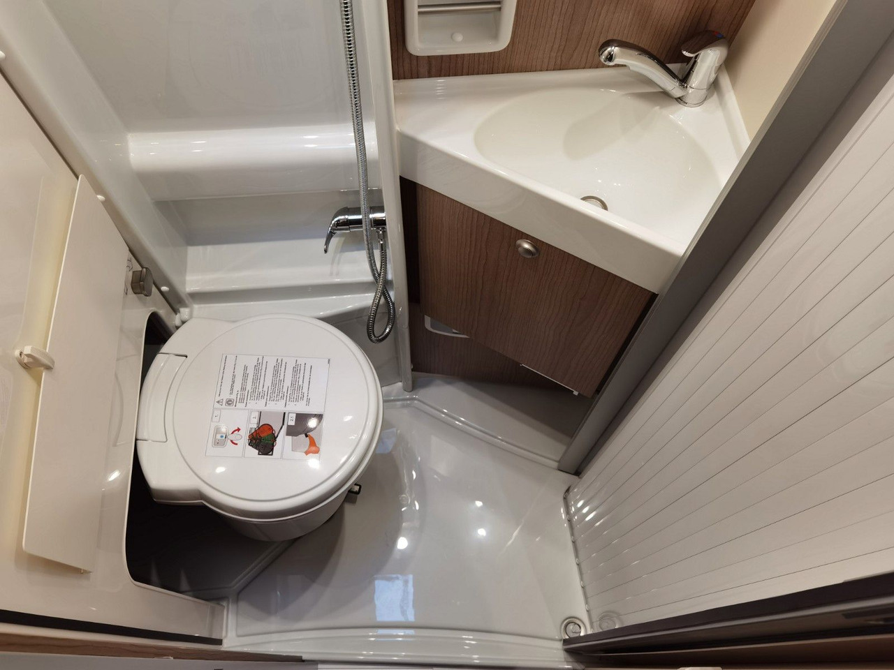Camper van Malibu VAN COMFORT 640 LE / INFO.- PAKET / EINZELBETTEN