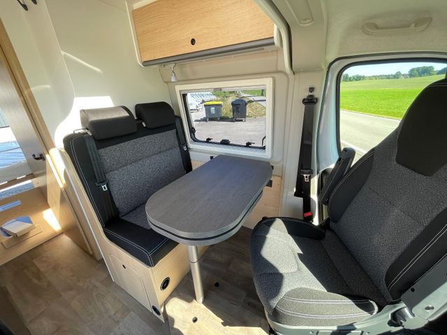 Camper van Sunlight Camper Van Cliff 600 Entry