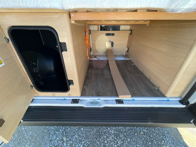 Camper van Sunlight Camper Van Cliff 600 Entry