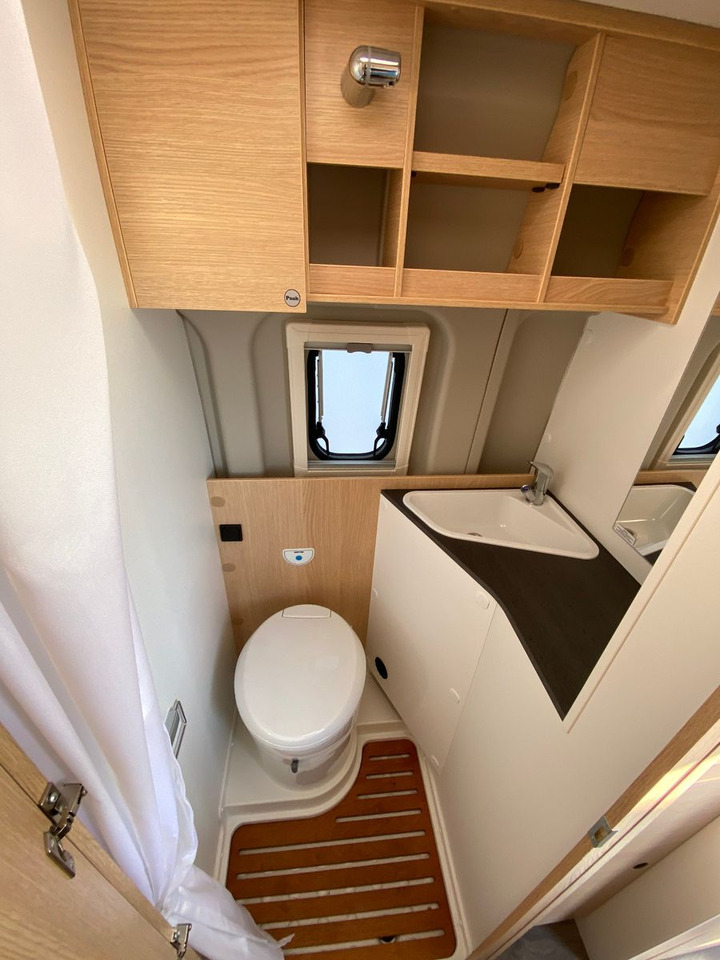 Camper van Sunlight Cliff 640 mit Längsbetten,Modell 25