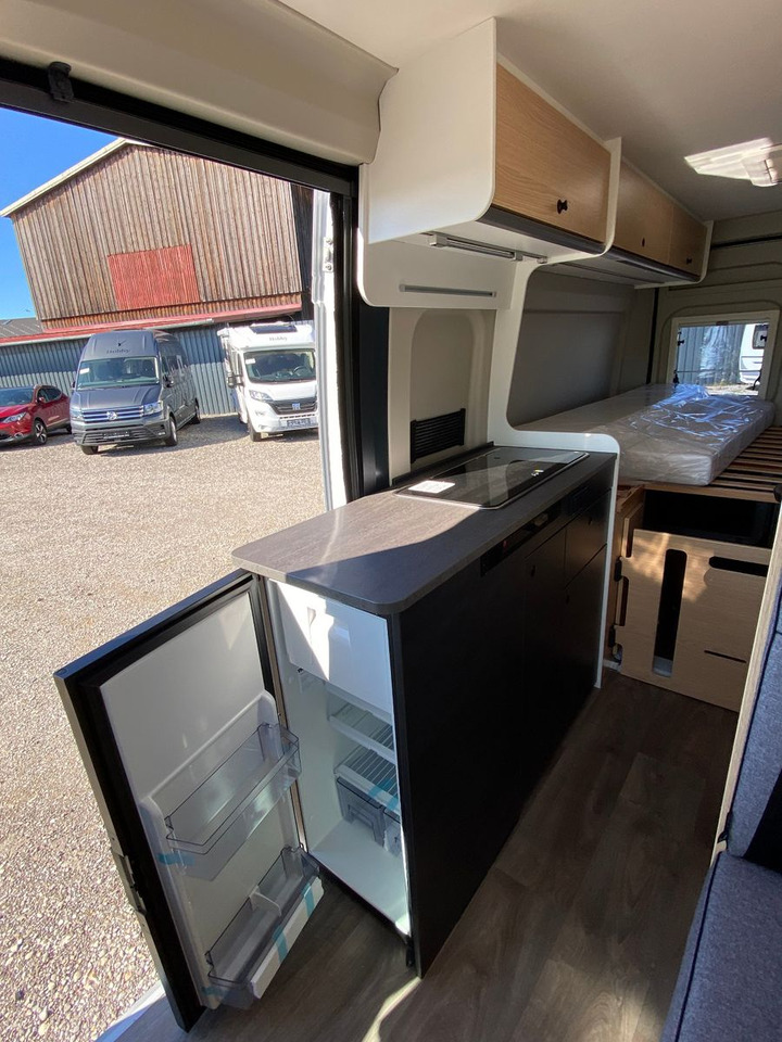 Camper van Sunlight Cliff 640 mit Längsbetten,Modell 25
