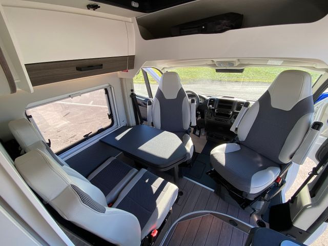 Camper van VANTourer Van 600 L , mit Aufstelldach,Längsbetten,Automat