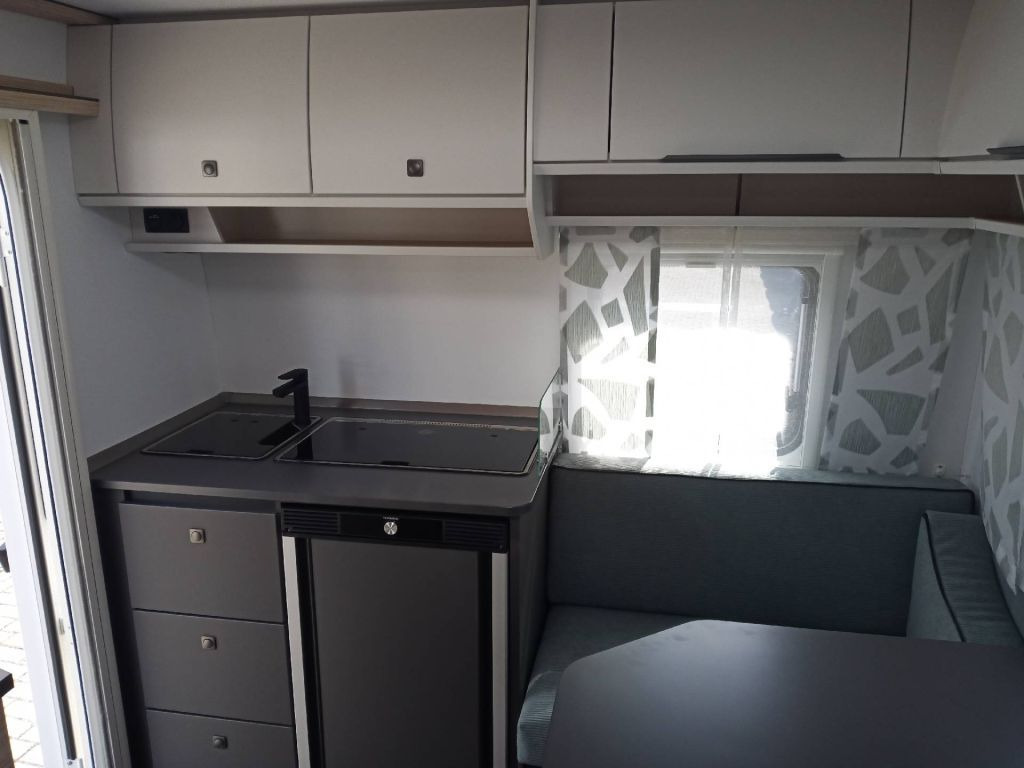 Caravan Fendt Apero Activ 390 FH 2026  1700Kg "Brenta"