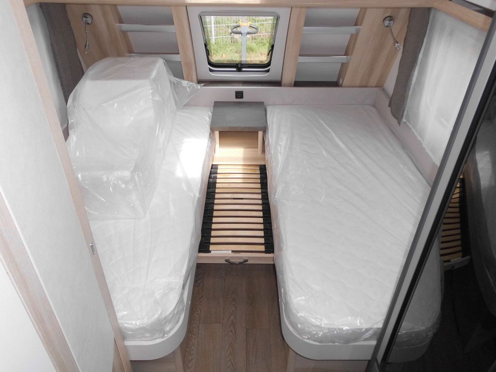 Caravan Hobby De Luxe 495 UL 2026 AUTARK 1800kg. Ambiente++