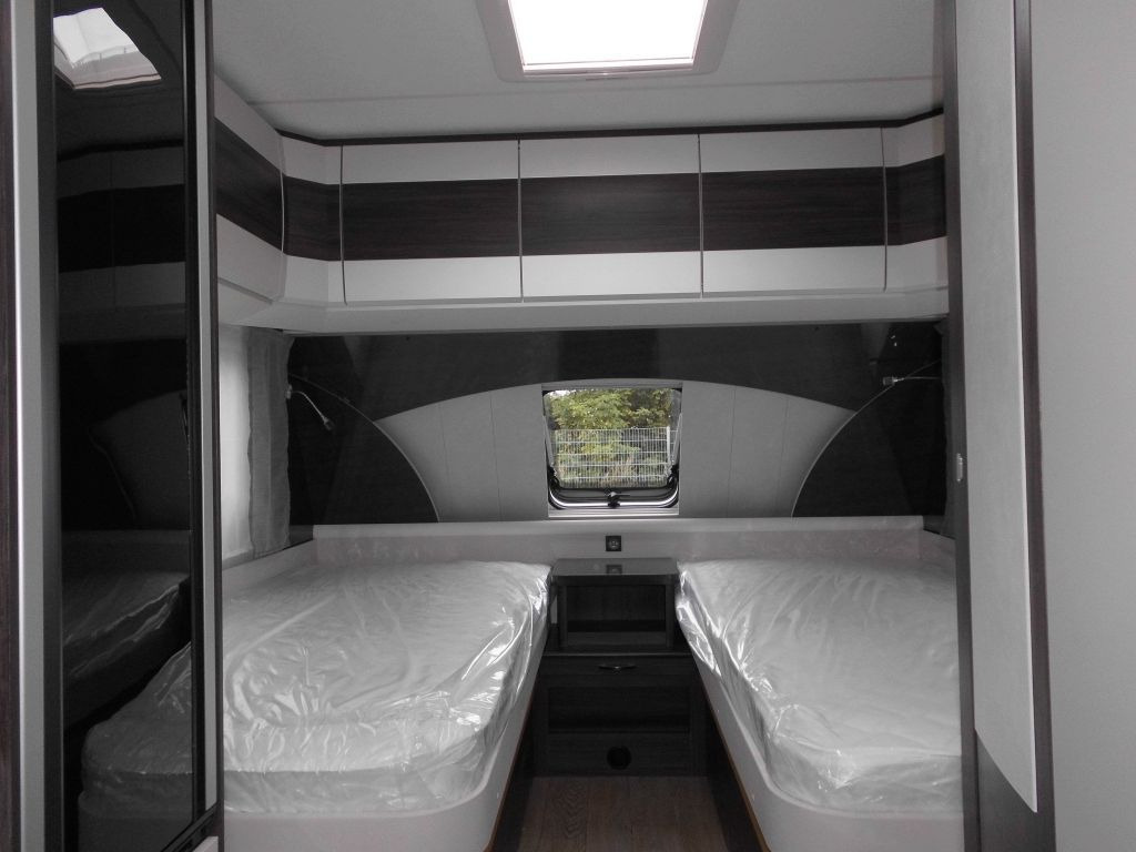 Caravan Hobby Prestige 620 CL 2026 2500kg. AUTARK GAS+DUO
