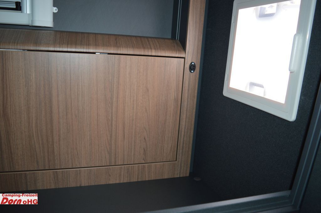 Caravan Knaus Azur 460 EU Knaus Azur 460 EU Leichter Hagel Bugfront