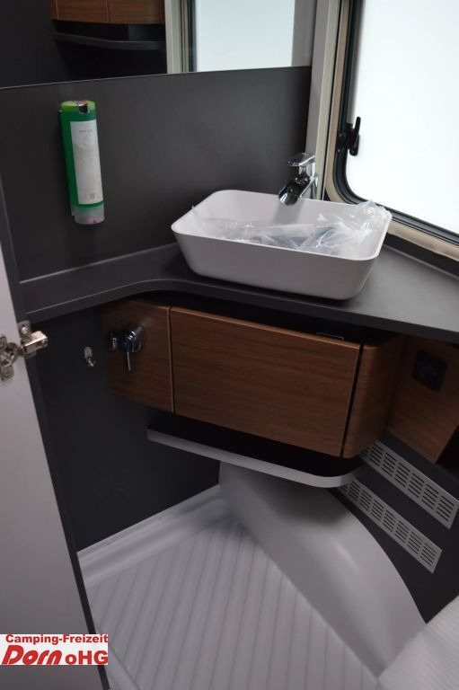 Caravan Knaus Azur 460 EU Knaus Azur 460 EU Leichter Hagel Bugfront