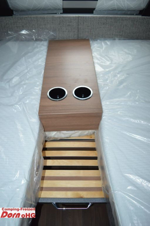 Caravan Knaus Azur 460 EU Knaus Azur 460 EU Leichter Hagel Bugfront