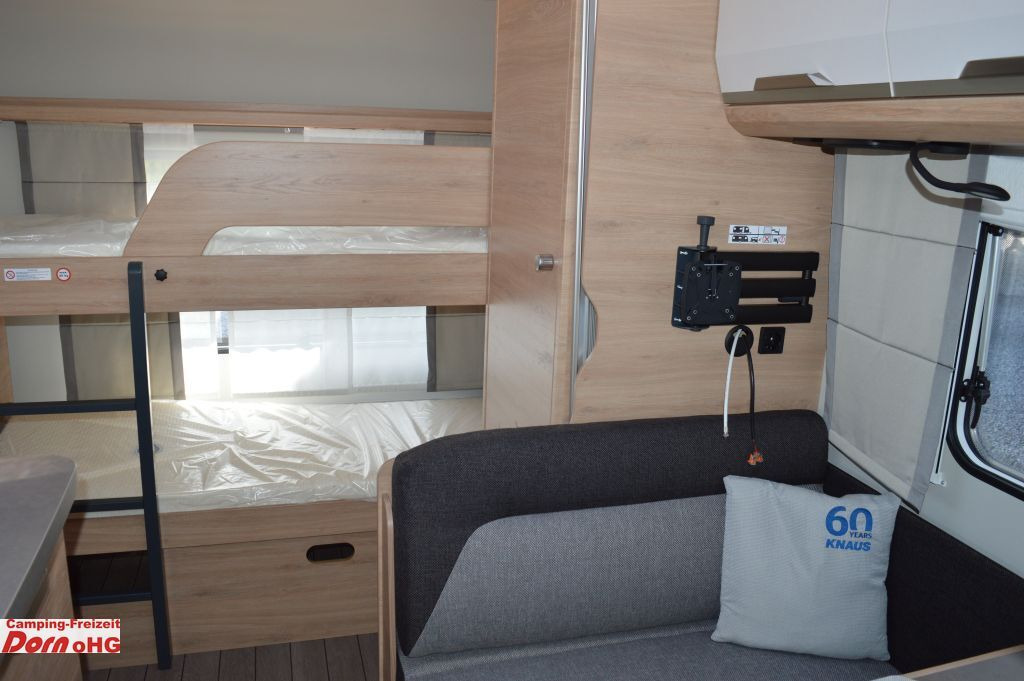 Caravan Knaus Südwind 540 FDK 60 Years Ausstellfenster Bug