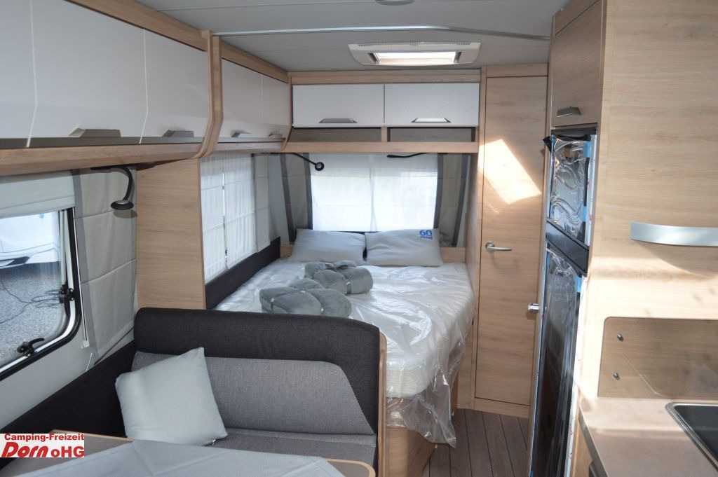 Caravan Knaus Südwind 540 FDK 60 Years Ausstellfenster Bug