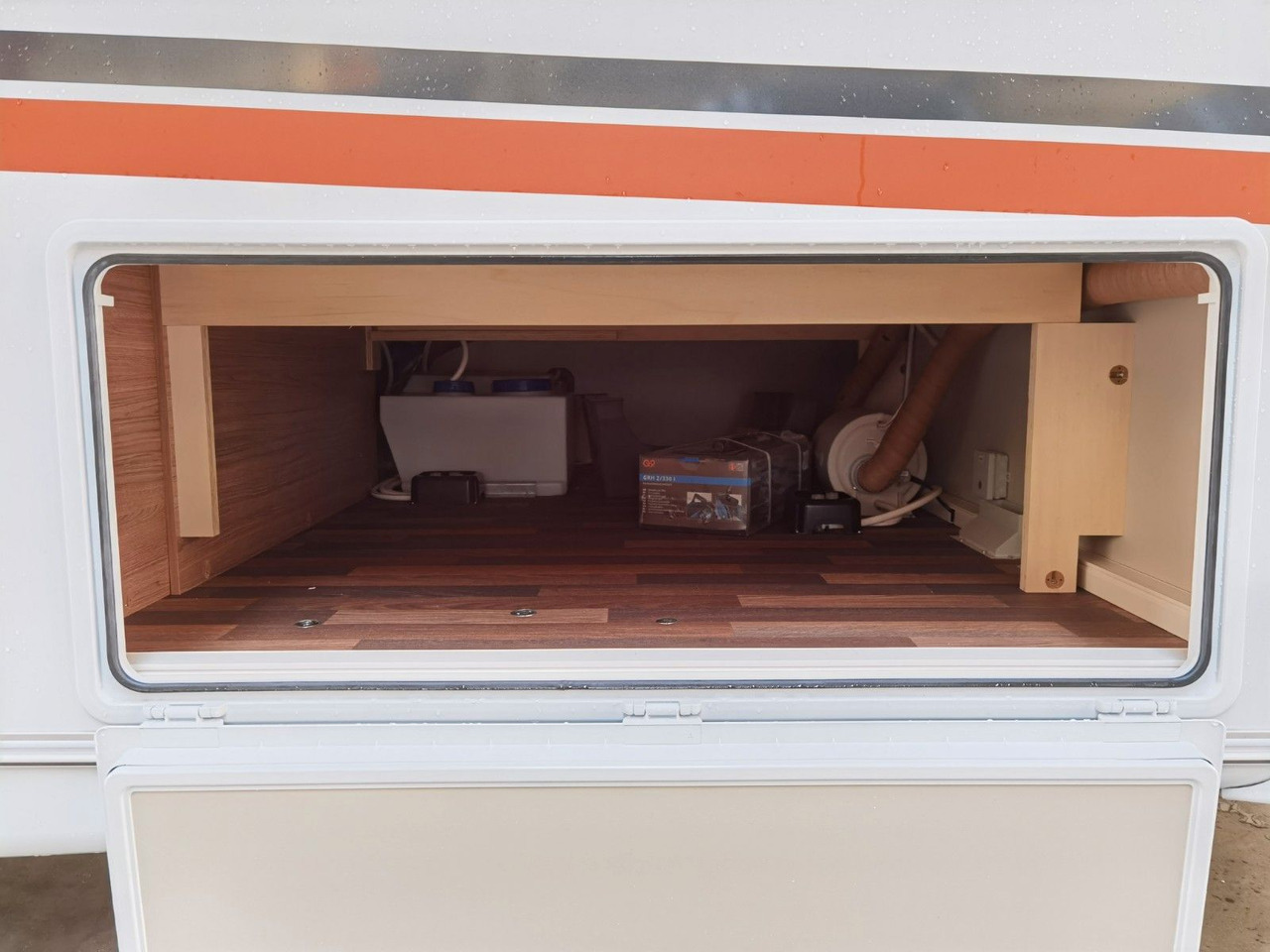 Caravan Weinsberg CARAONE 390 QD - EDITION HOT / -2025 -/ 1350 KG