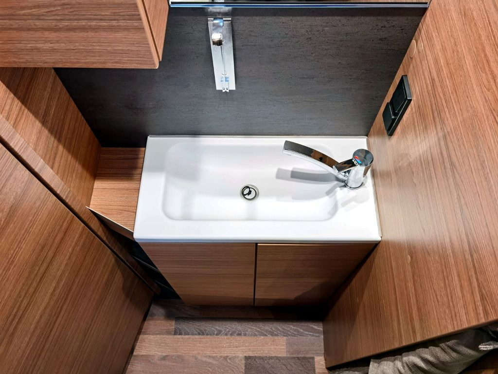 Caravan Weinsberg CARAONE 500 FDK - EDITION HOT / - 2025- / 1500kg