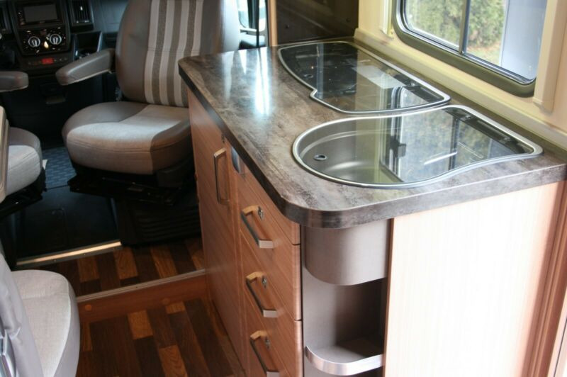 Integrated motorhome KNAUS Sky Wave 650 MG: picture 8