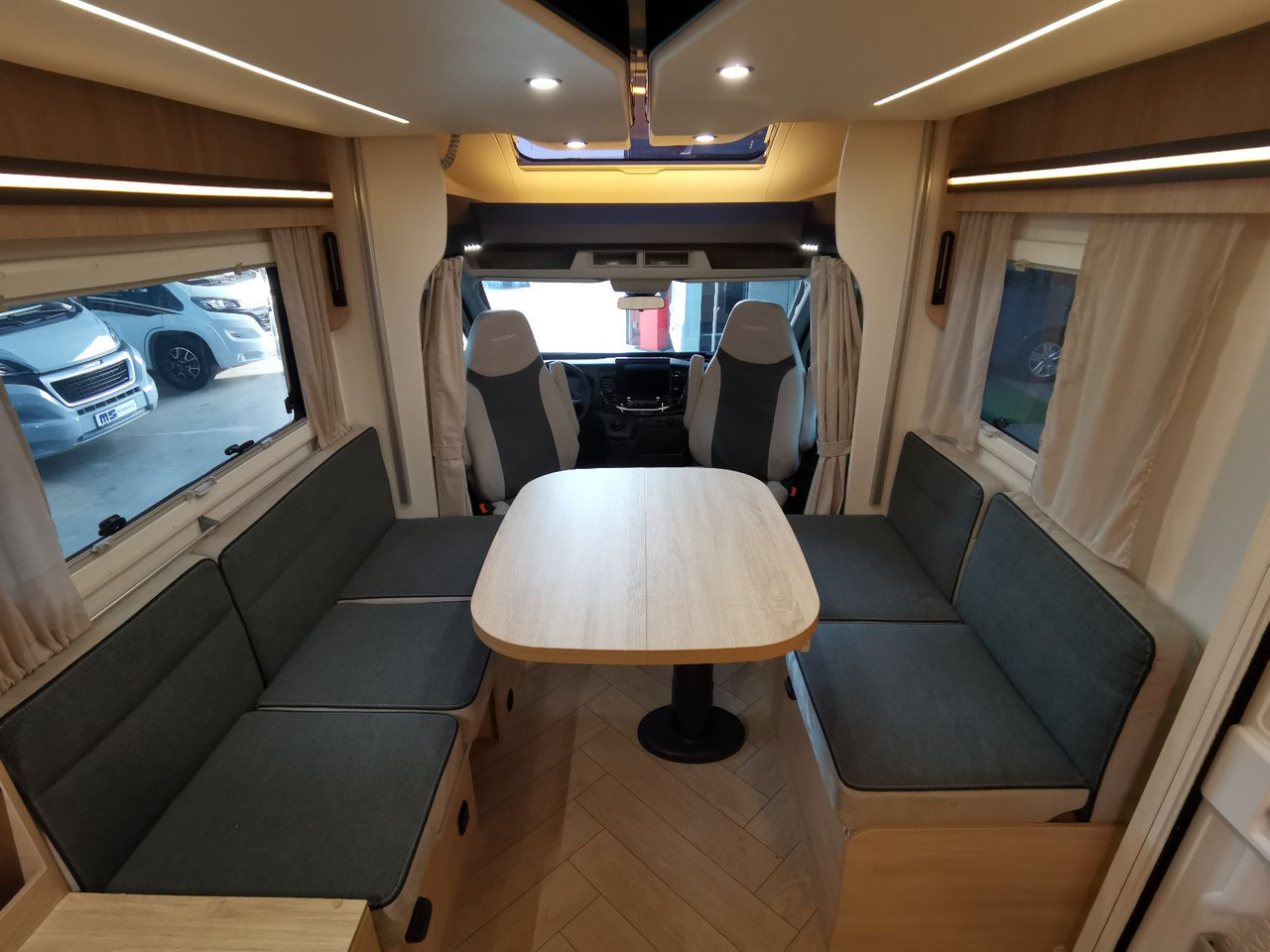Semi-integrated motorhome Chausson 630 TITANIUM / - 2026 - / EINZEL.- HUBBETTEN