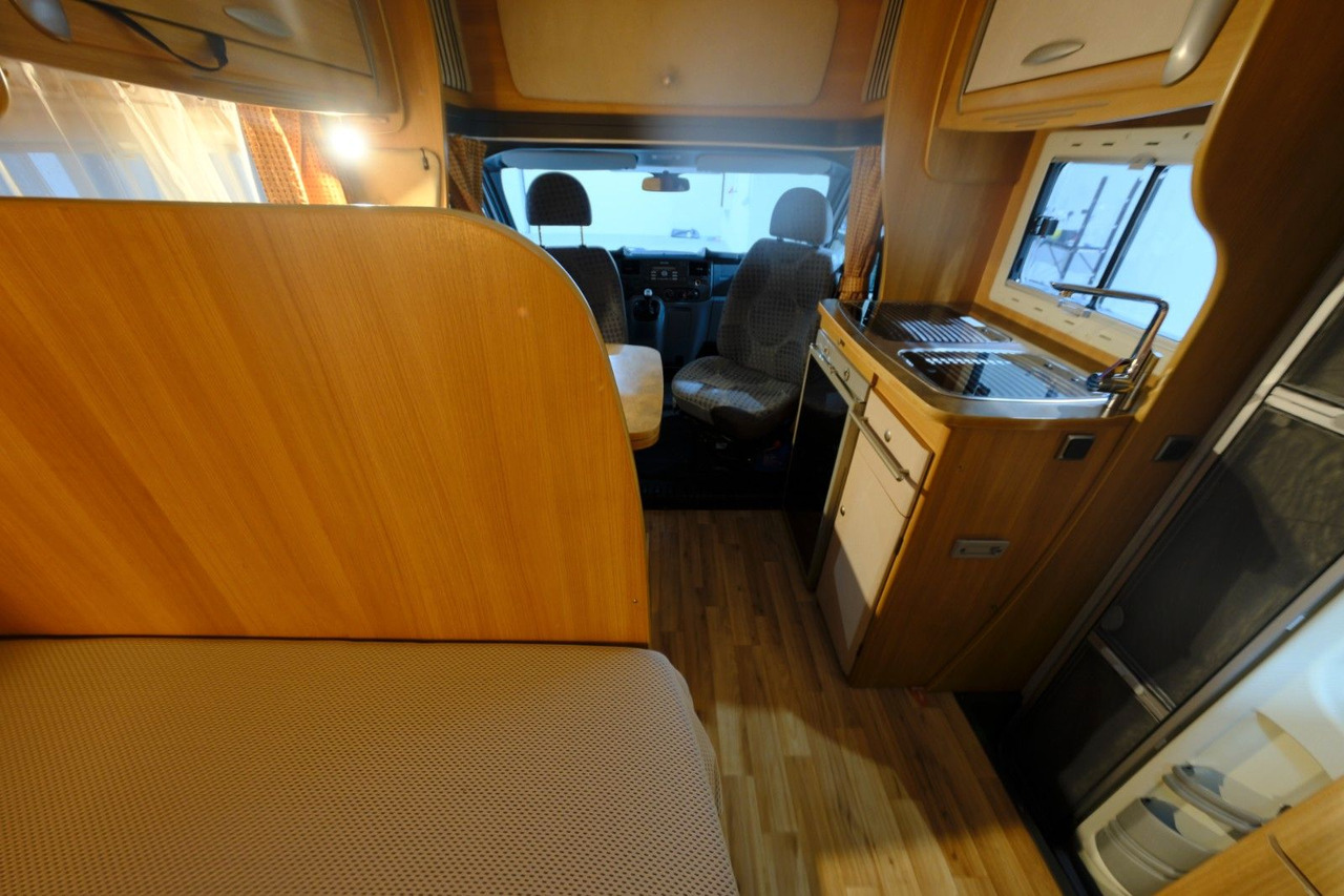 Semi-integrated motorhome Chausson Flash 02/Festbett/Klima/Markise/Solar/TÜV 11-26