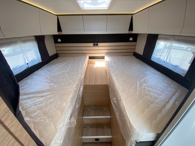 Semi-integrated motorhome Hobby Optima De Luxe T70 GE