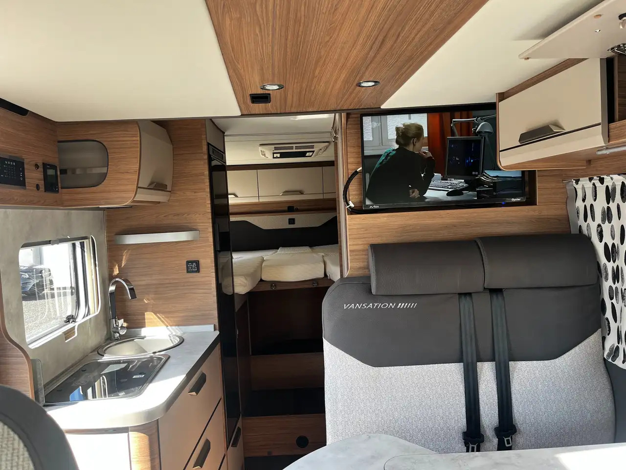 Semi-integrated motorhome Knaus VAN WAVE 640 MEG VANSATION