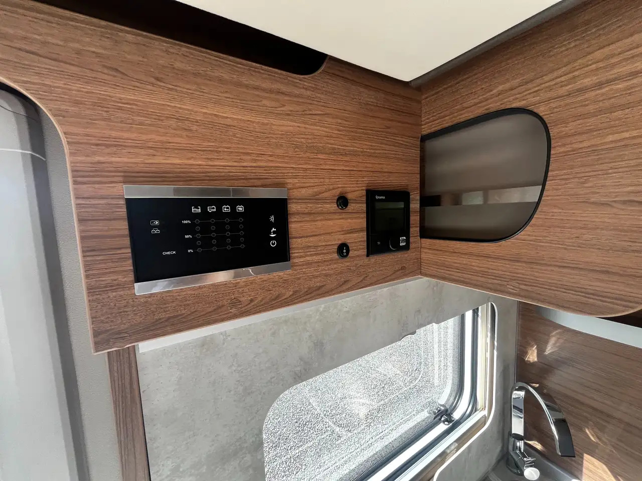 Semi-integrated motorhome Knaus VAN WAVE 640 MEG VANSATION