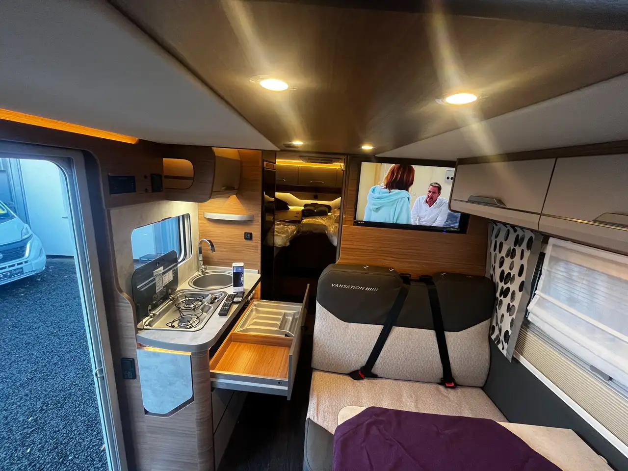 Semi-integrated motorhome Knaus VAN WAVE 640 MEG VANSATION