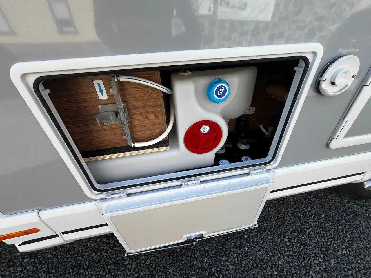 Semi-integrated motorhome Knaus VAN WAVE 640 MEG VANSATION