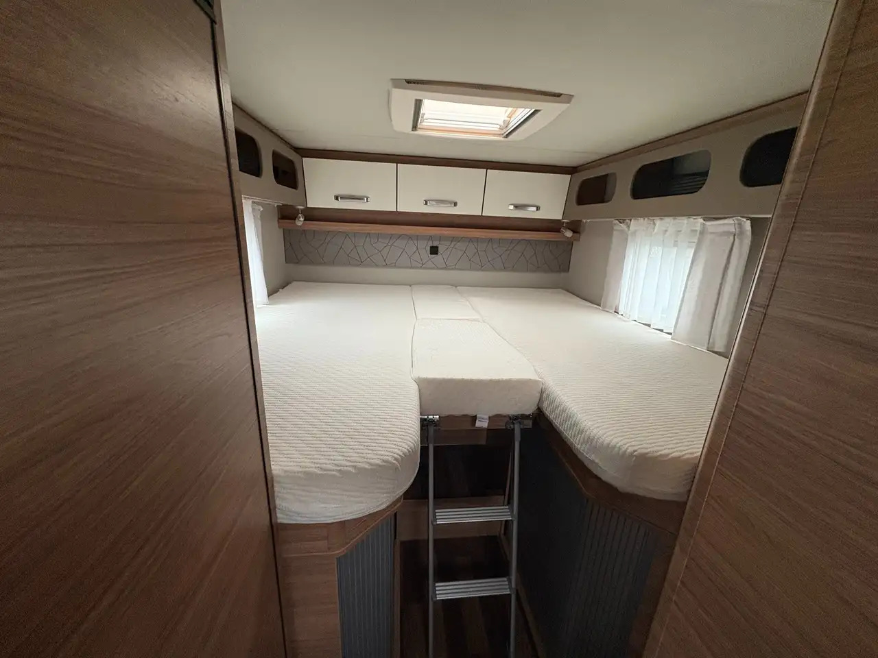 Semi-integrated motorhome Volkswagen PEPPER 600MEG