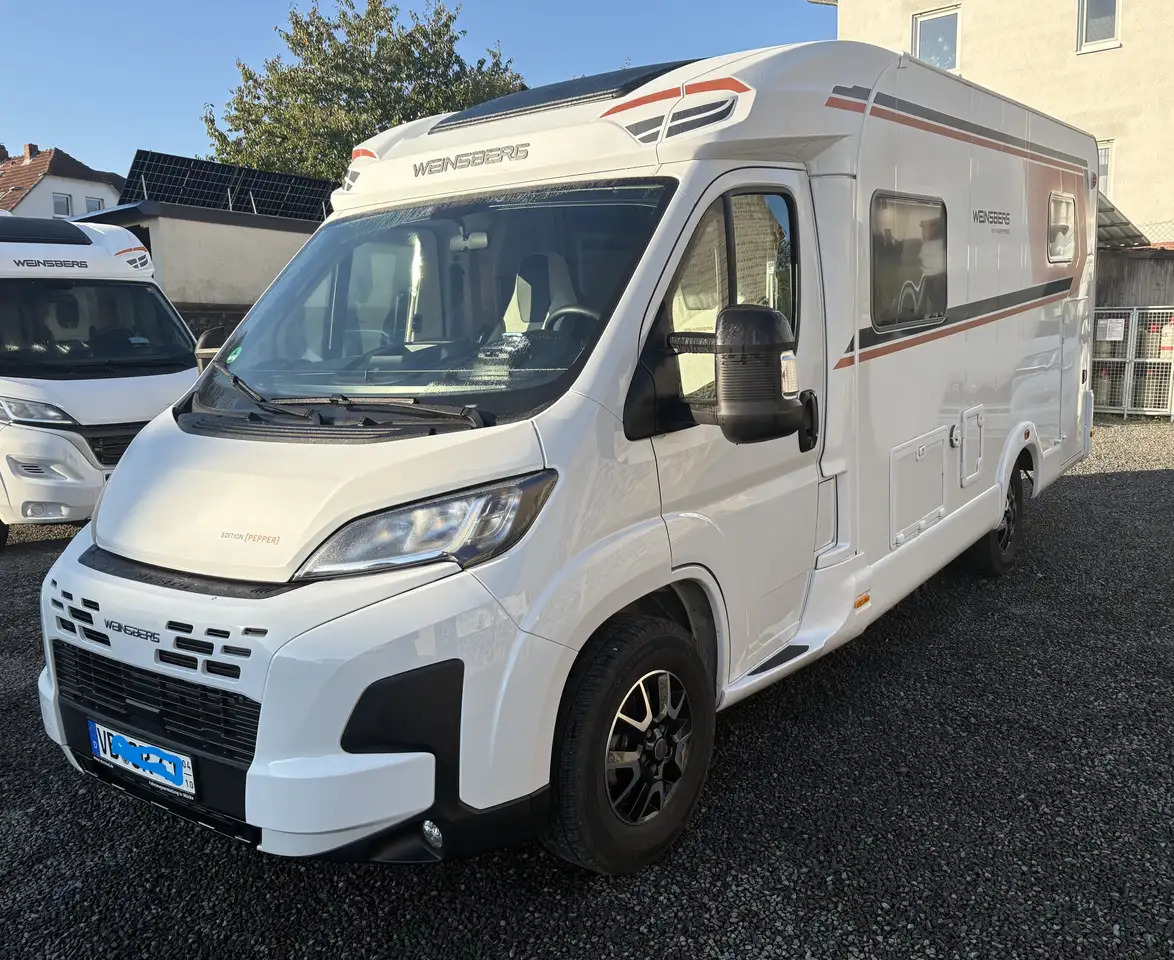 Semi-integrated motorhome Weinsberg CaraCompact 600 MEG PEPPER