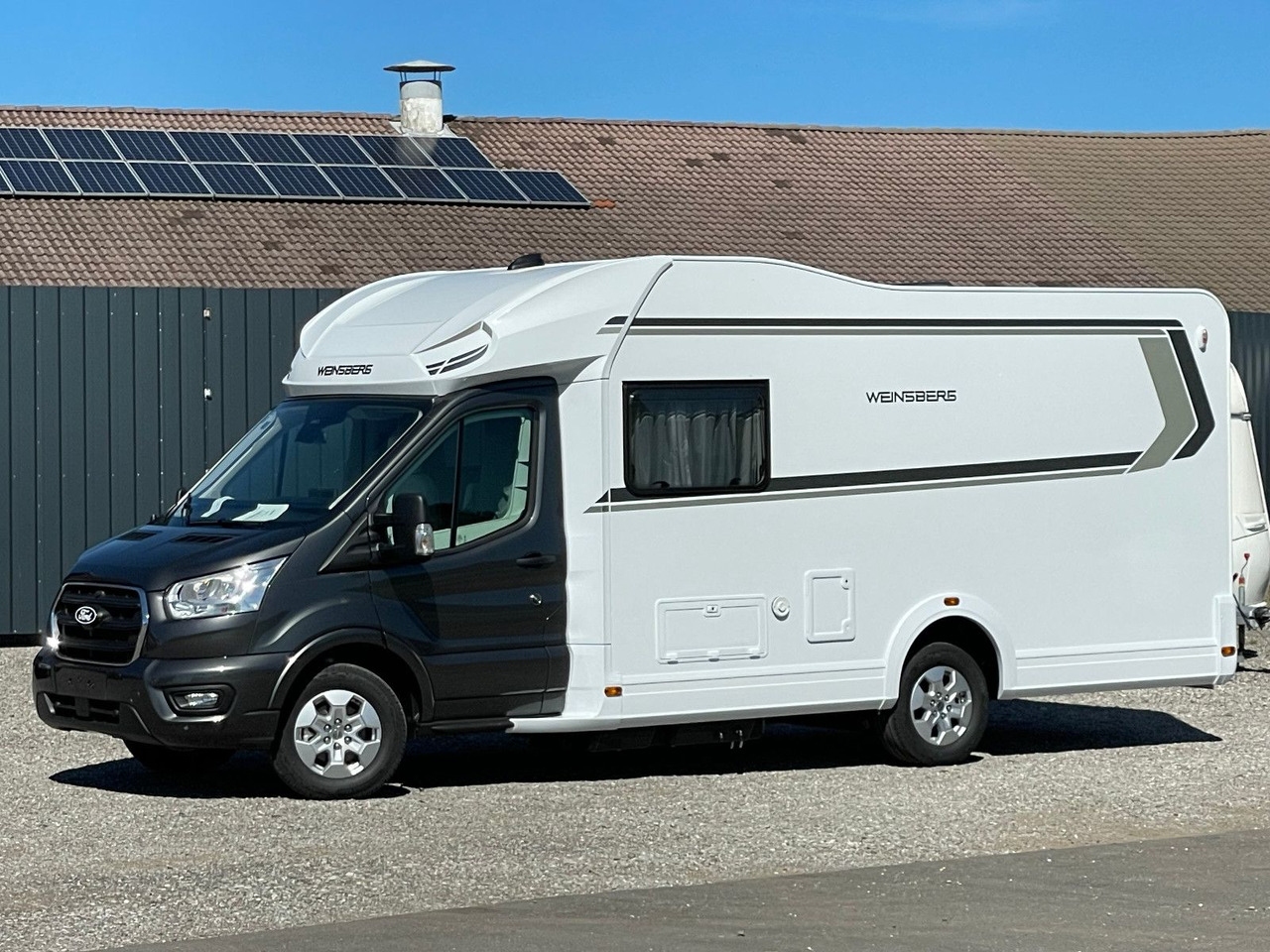 Semi-integrated motorhome Weinsberg CaraSuite 650 MEG, Automatik, AHK