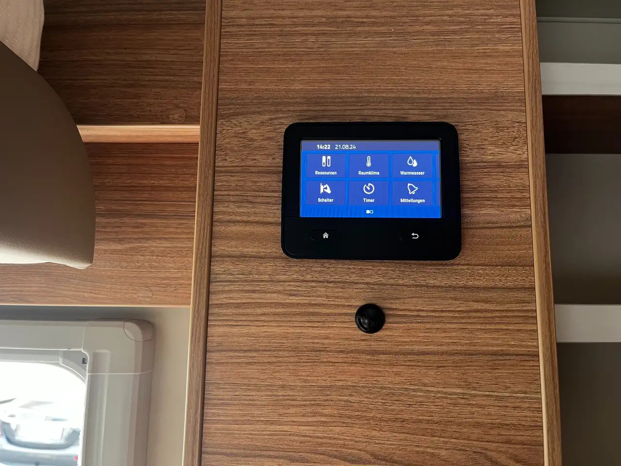 Semi-integrated motorhome Weinsberg CaraSuite 700 ME