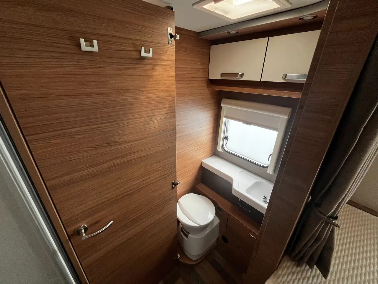 Semi-integrated motorhome Weinsberg CaraSuite 700 ME