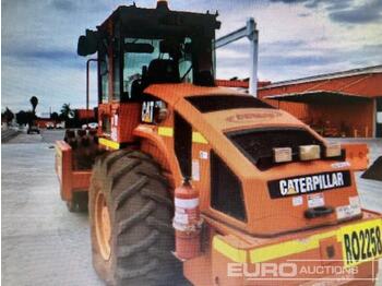Road roller 2011 CAT CP76: picture 1