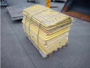 Construction equipment 8'6" x 4'6" Plastic Mat (Bundle of) Cable & Hose Protection Ramp (Bundle of), Various Road Signs (Bundle of): picture 1