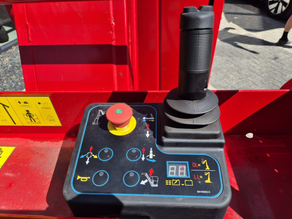 Aerial platform MAGNI MJP 11.5