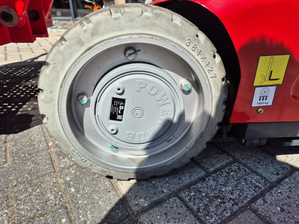 Aerial platform MAGNI MJP 11.5