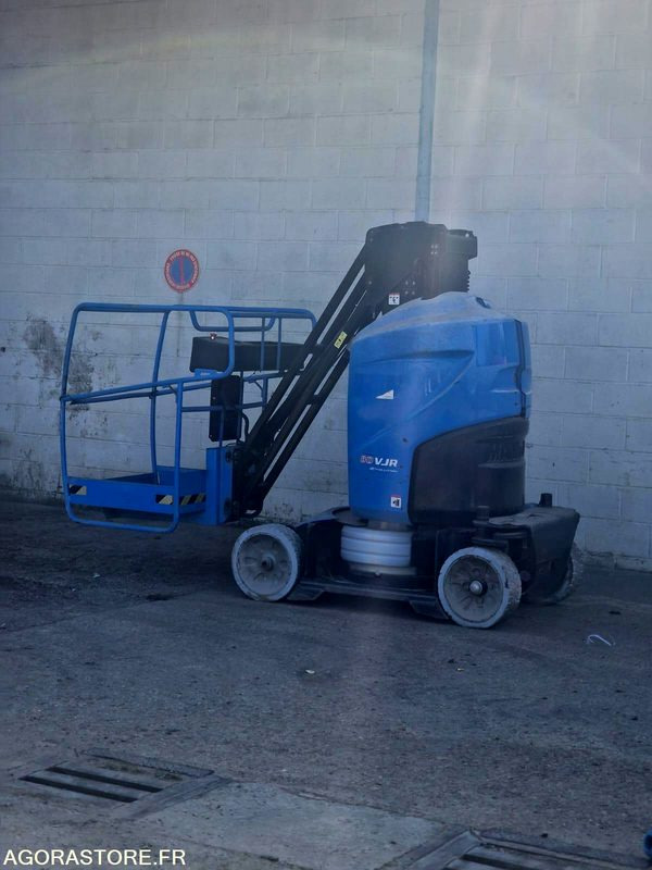 Aerial platform NACELLE ELECTRIQUE MANITOU 100VJR 200KG 9.85M