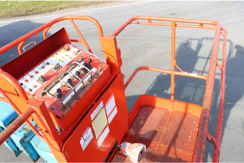 Articulated boom Aichi SR18A