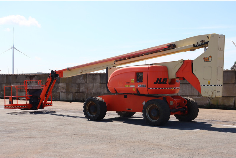 Articulated boom JLG 800AJ