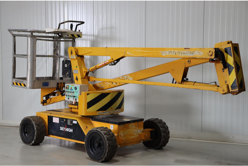 Articulated boom SkyHigh ST120