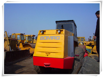 Road roller BOMAG BW213D: picture 1