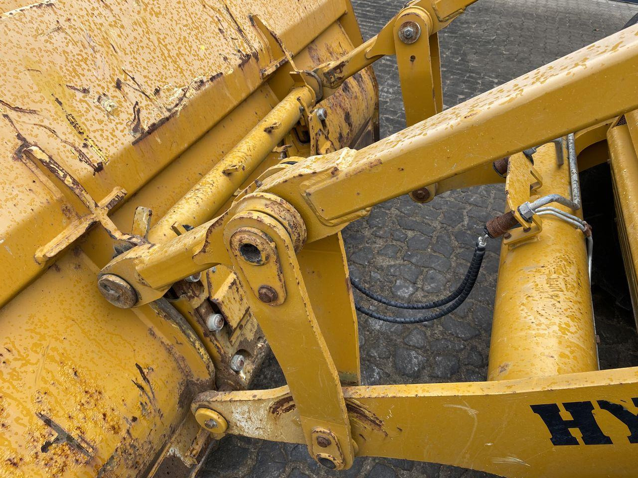 Backhoe loader Hydrema 906E