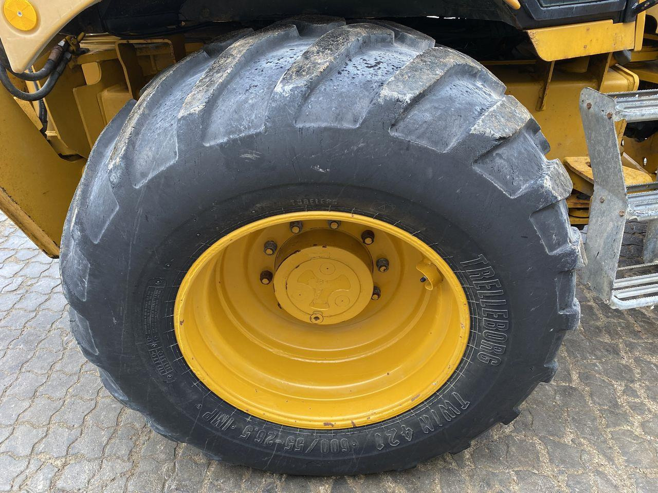 Backhoe loader Hydrema 906E