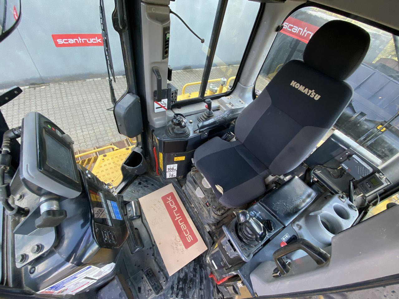 Bulldozer Komatsu D65PXI-18