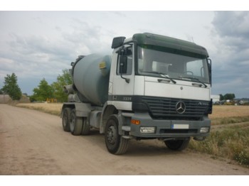 Concrete mixer truck CAMION HORMIGONERA MERCEDES BENZ 3331 6X4 2003 8M3: picture 1