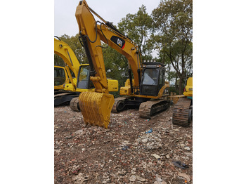 Crawler excavator CATERPILLAR 320D2: picture 4