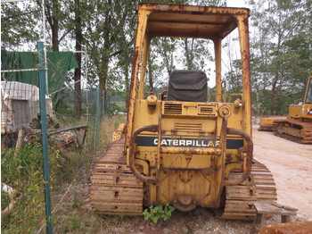 Bulldozer CATERPILLAR D3C: picture 1
