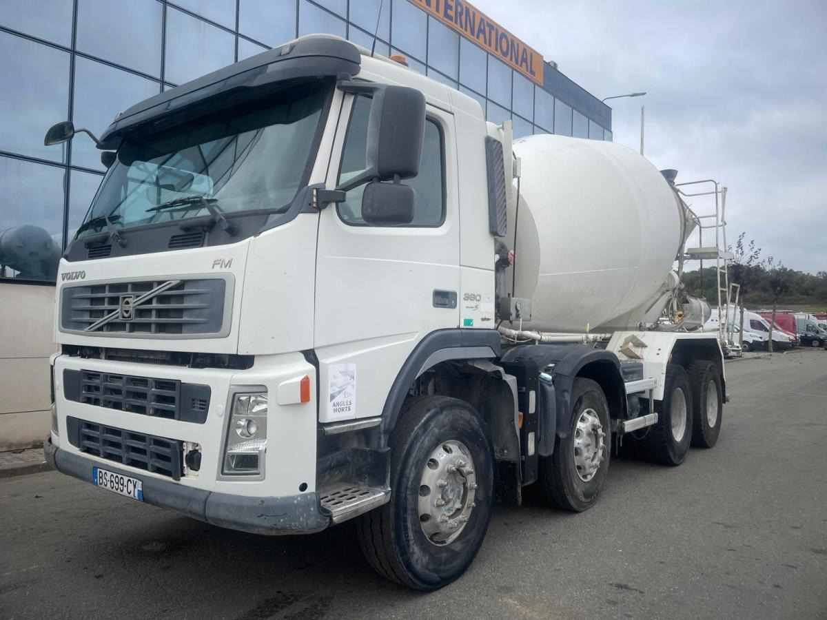 Concrete mixer truck Volvo FM 380