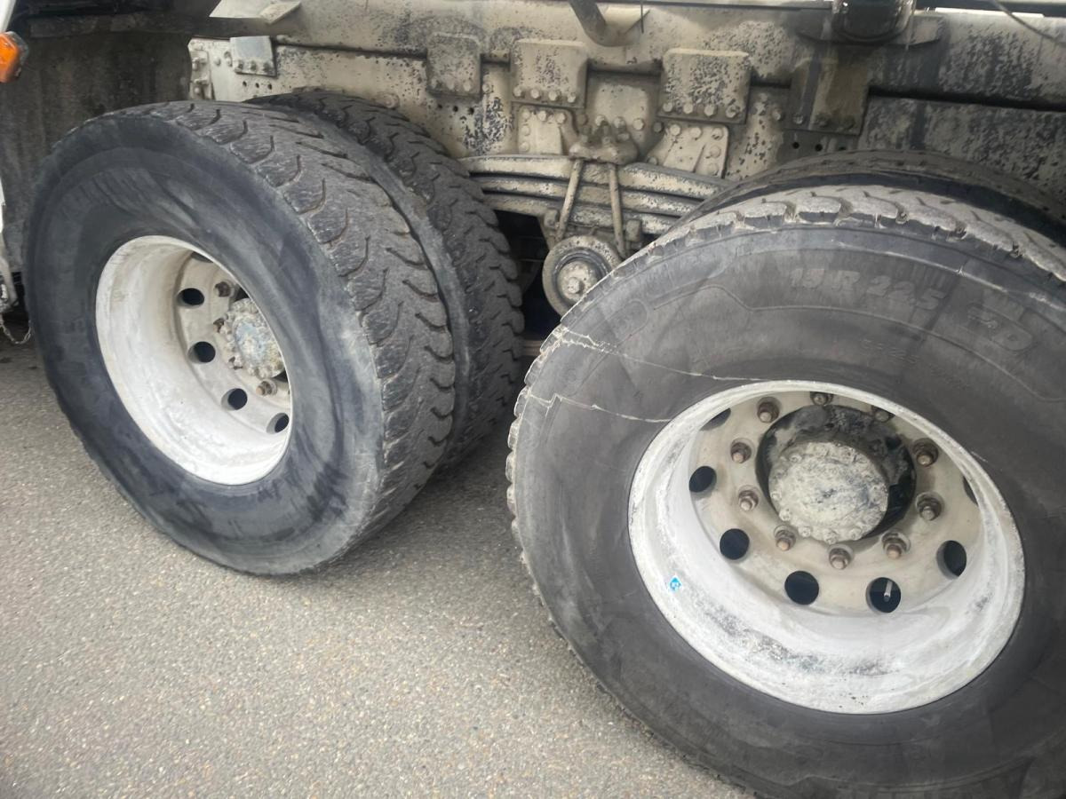 Concrete mixer truck Volvo FM 380