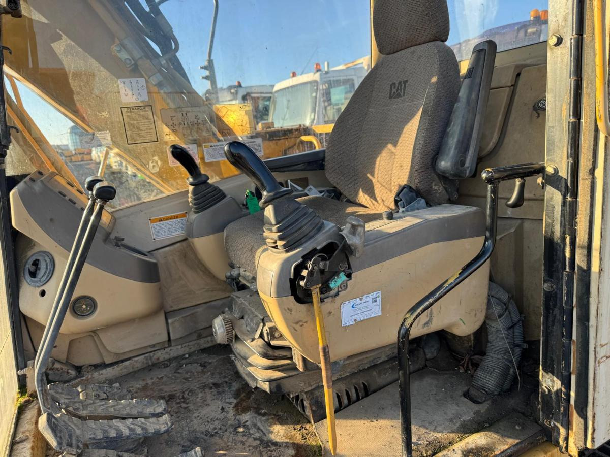 Crawler excavator Caterpillar 312BL