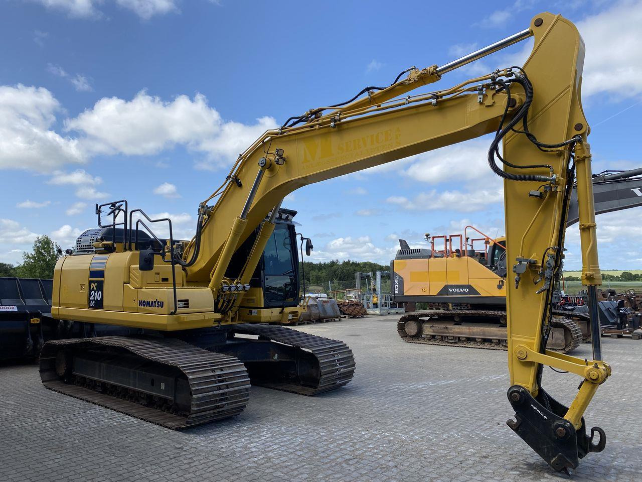Crawler excavator Komatsu PC210LC-11