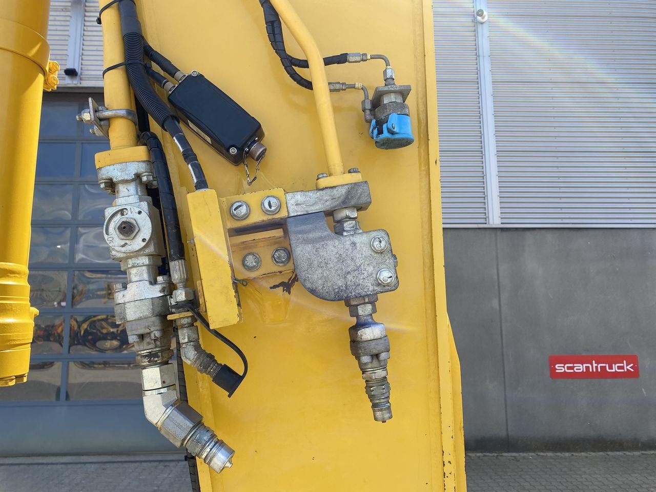 Crawler excavator Komatsu PC210LC-11