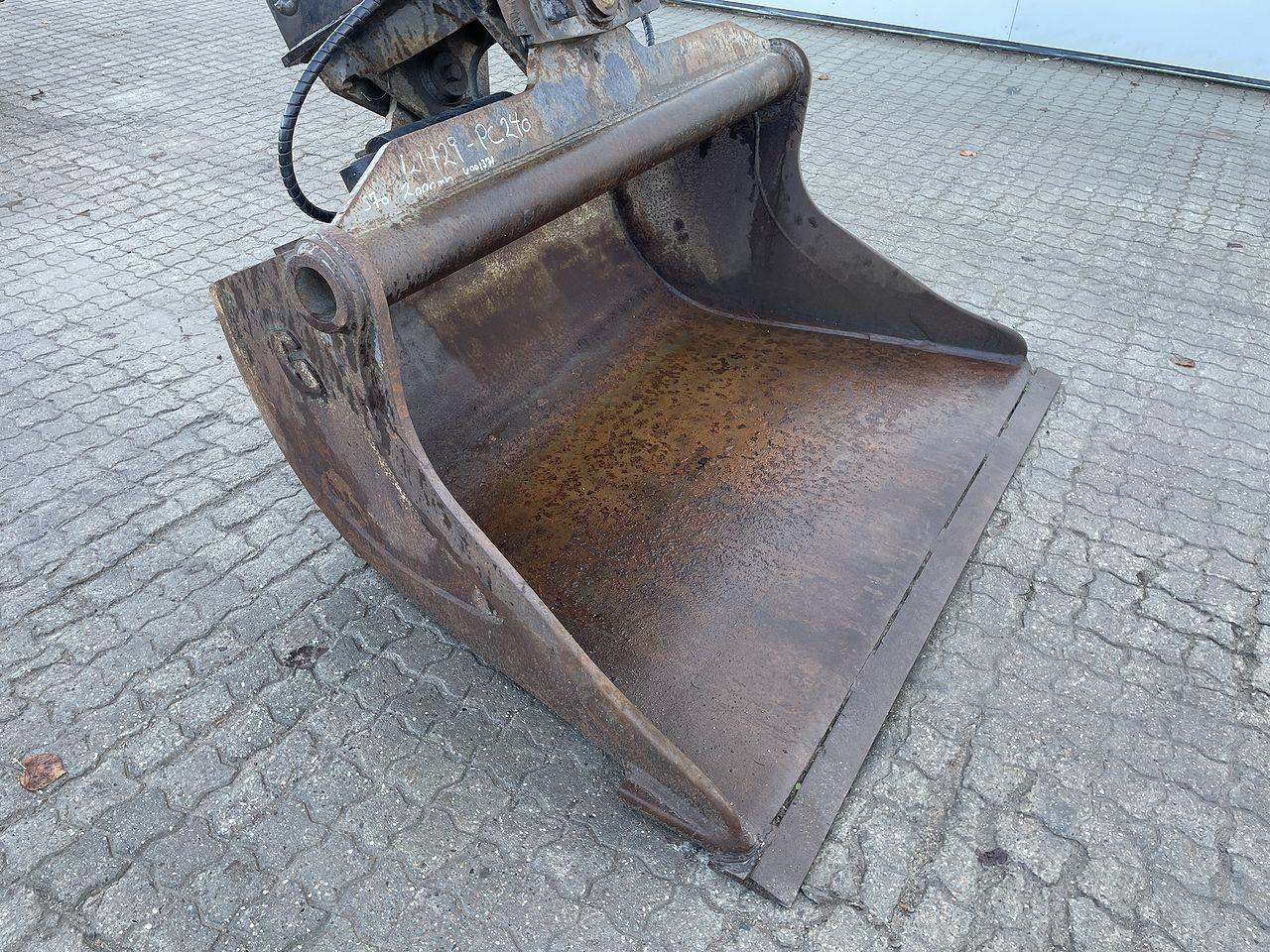 Crawler excavator Komatsu PC240LCD-11